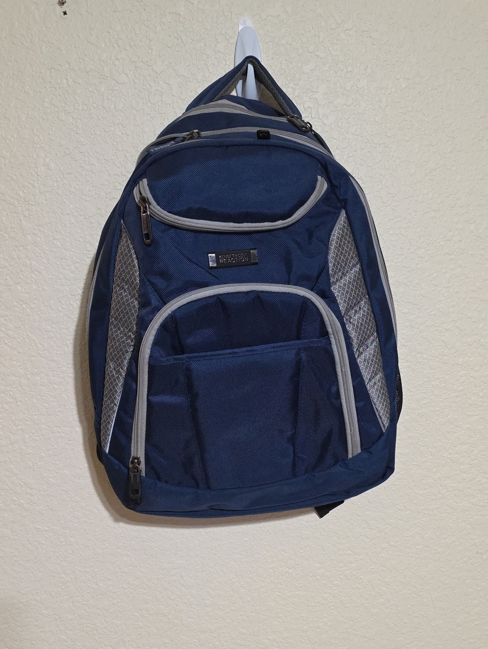 Kenneth Cole Reaction Navy Blue Expandable Laptop Backpack with Gray Accents 18"
